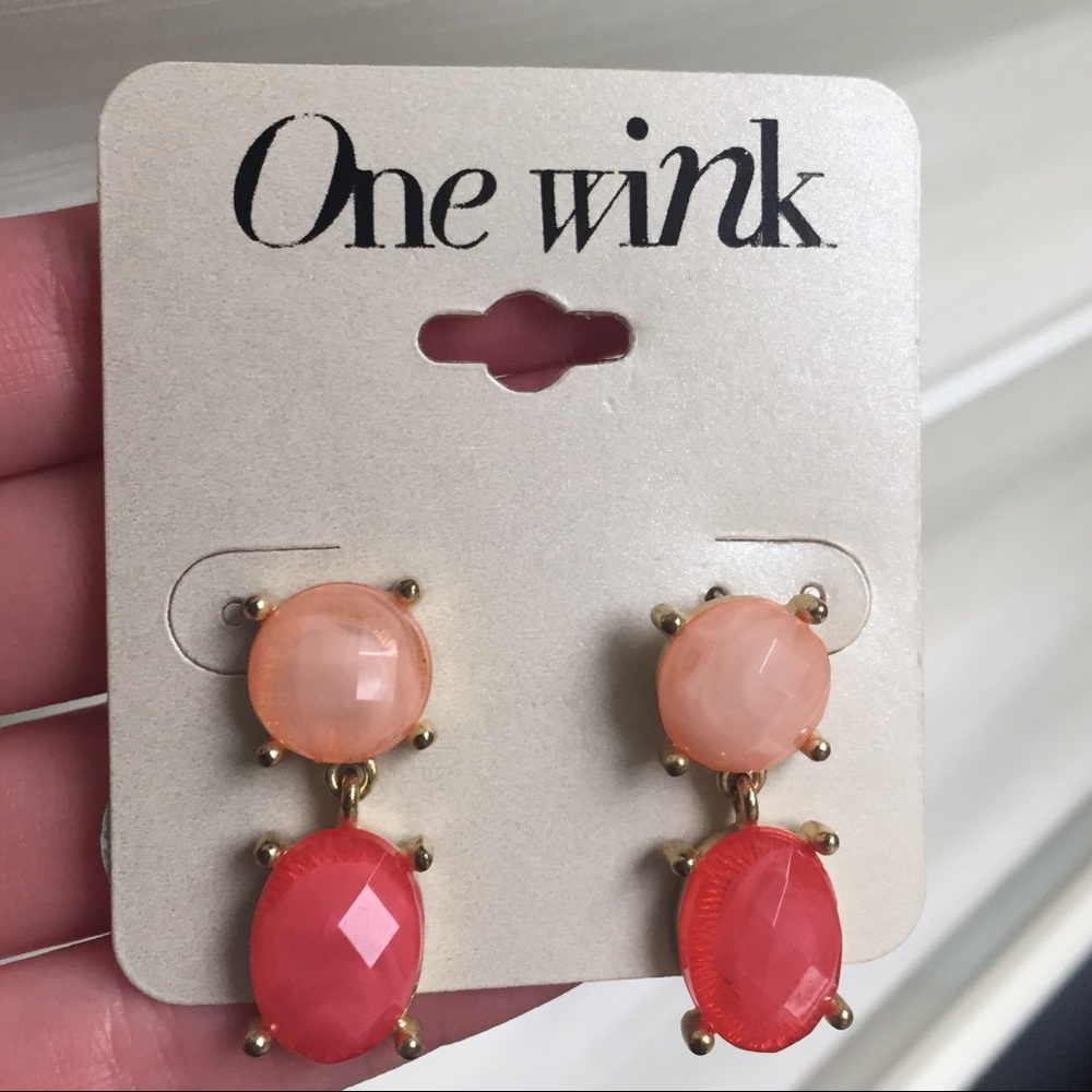 NWT DSW One Wink Peach & Pink Dangle Earrings